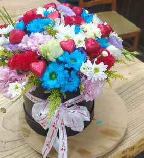 karasu çiçekçilik kalp çiçekleri arajnmanlar