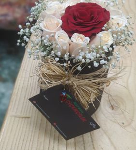 karasu çiçekçilik hediye gül sepeti