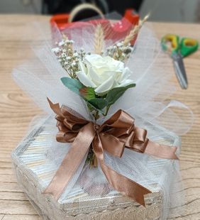 karasu çiçekçilik çikolata gül